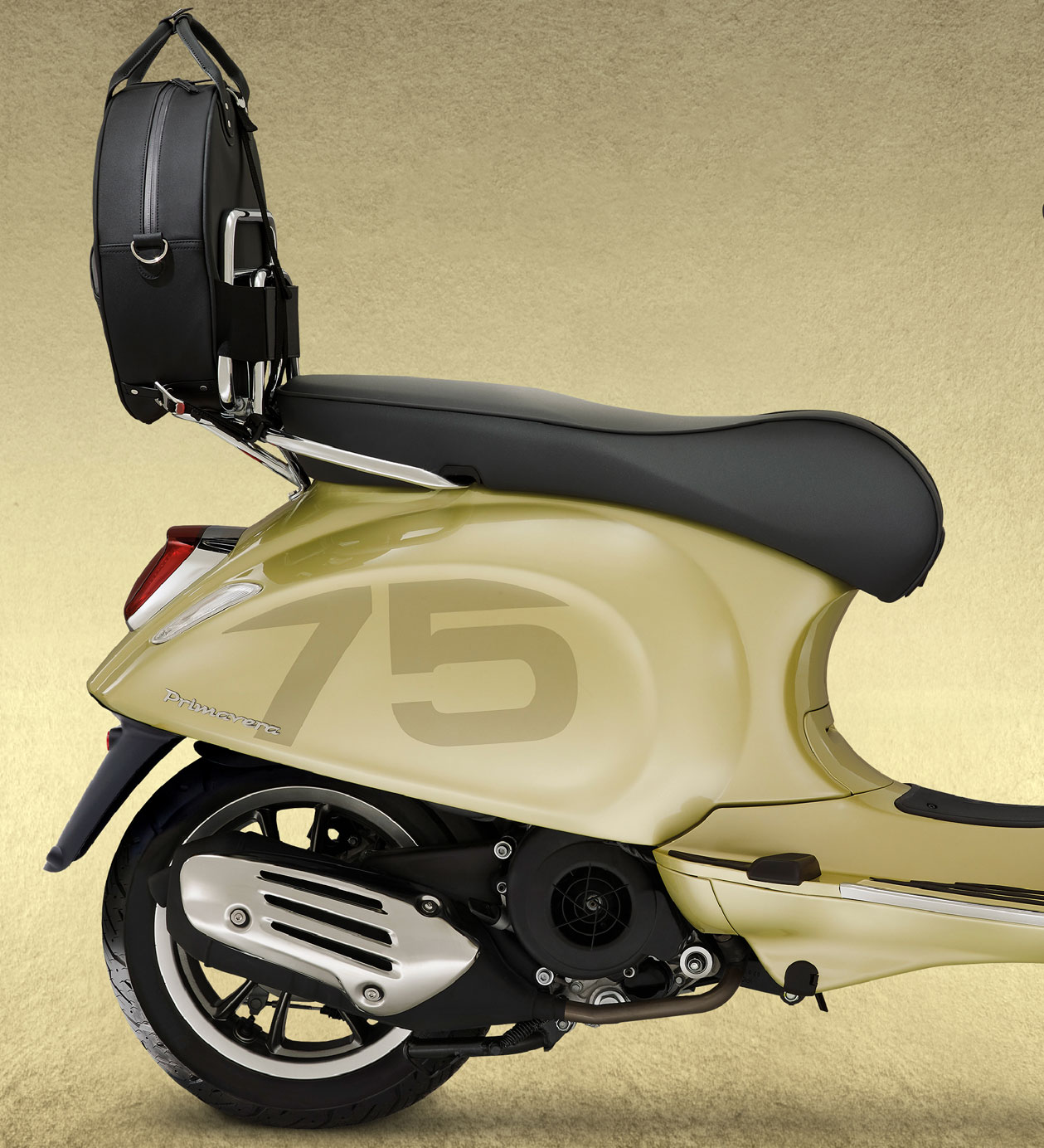 09-vespa-primavera-and-gts-75y-edition-2021.jpeg