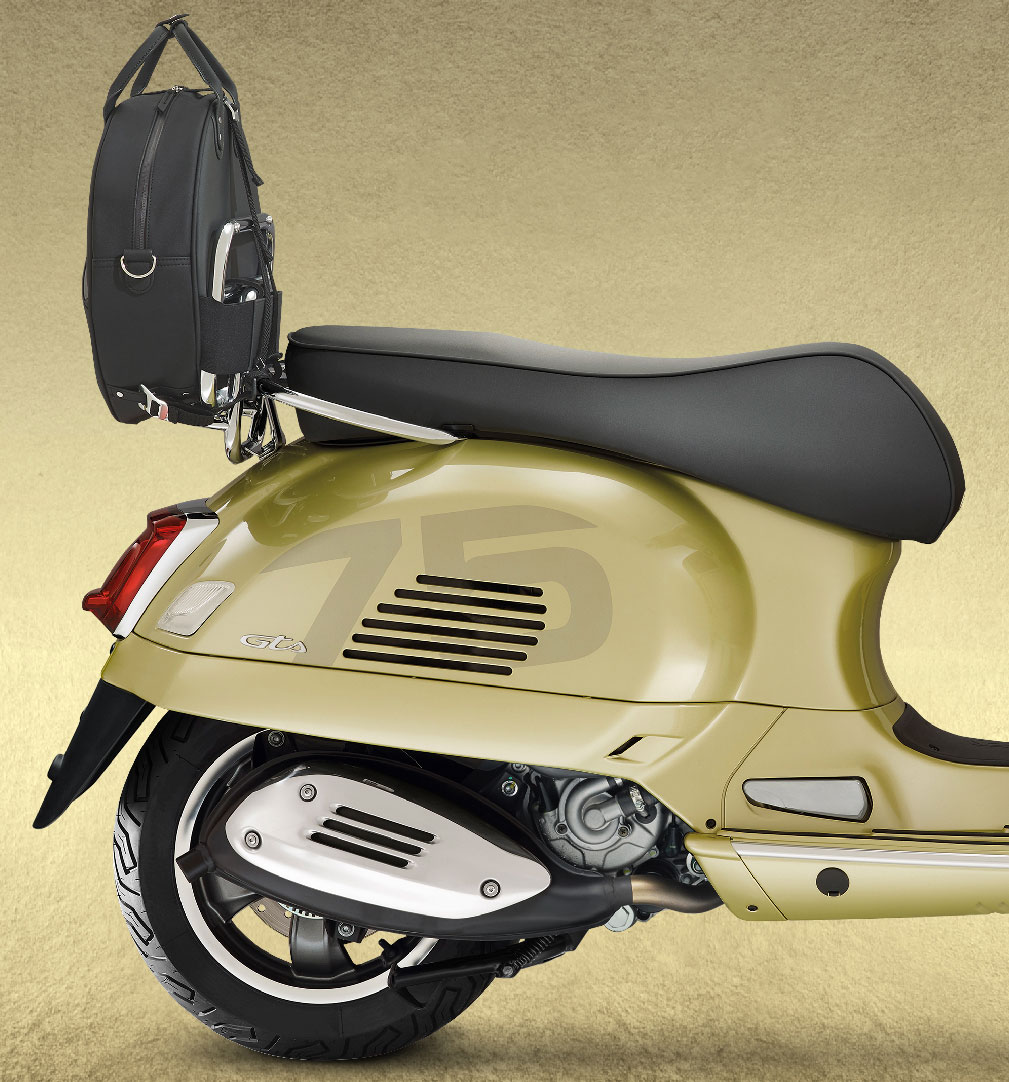 17-vespa-primavera-and-gts-75y-edition-2021.jpeg