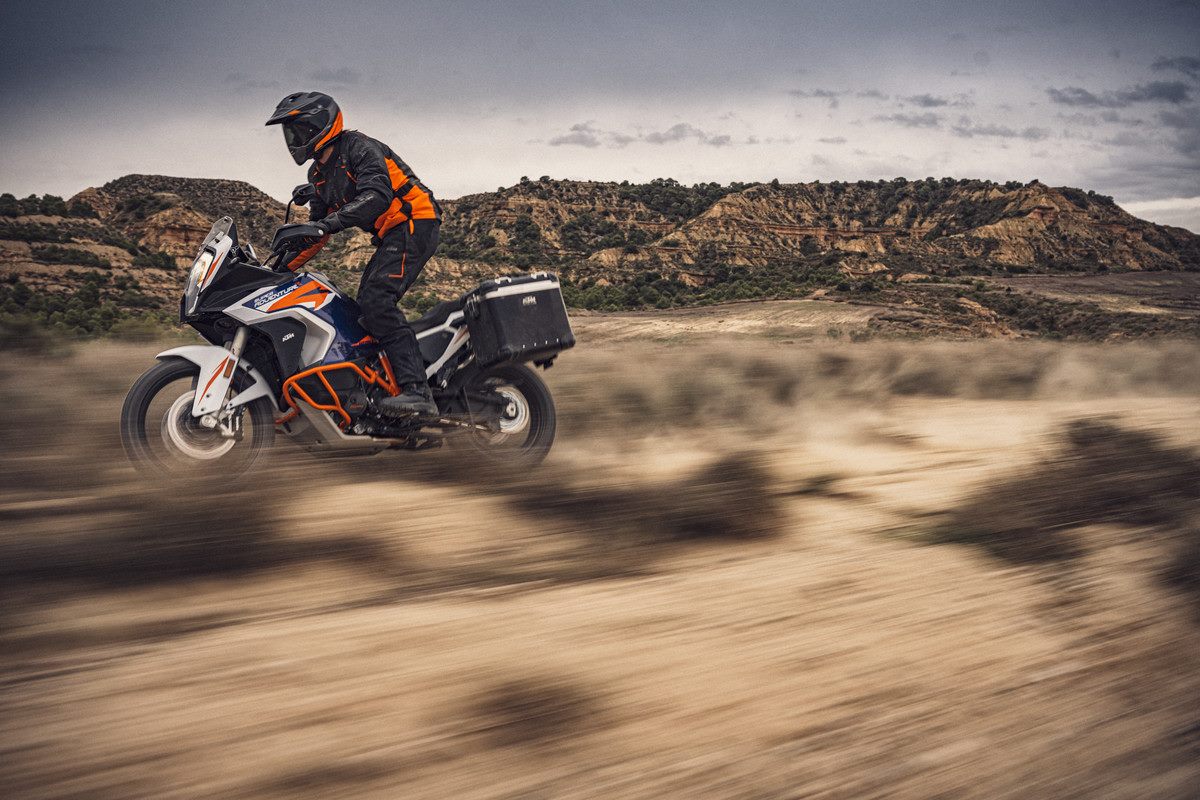 Hàng loạt xe mô tô KTM mới nhất sắp cập bến Việt Nam KTM 1290 Super Adventure R.jpg