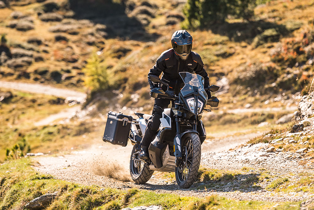 Hàng loạt xe mô tô KTM mới nhất sắp cập bến Việt Nam KTM 790 Adventure.jpg