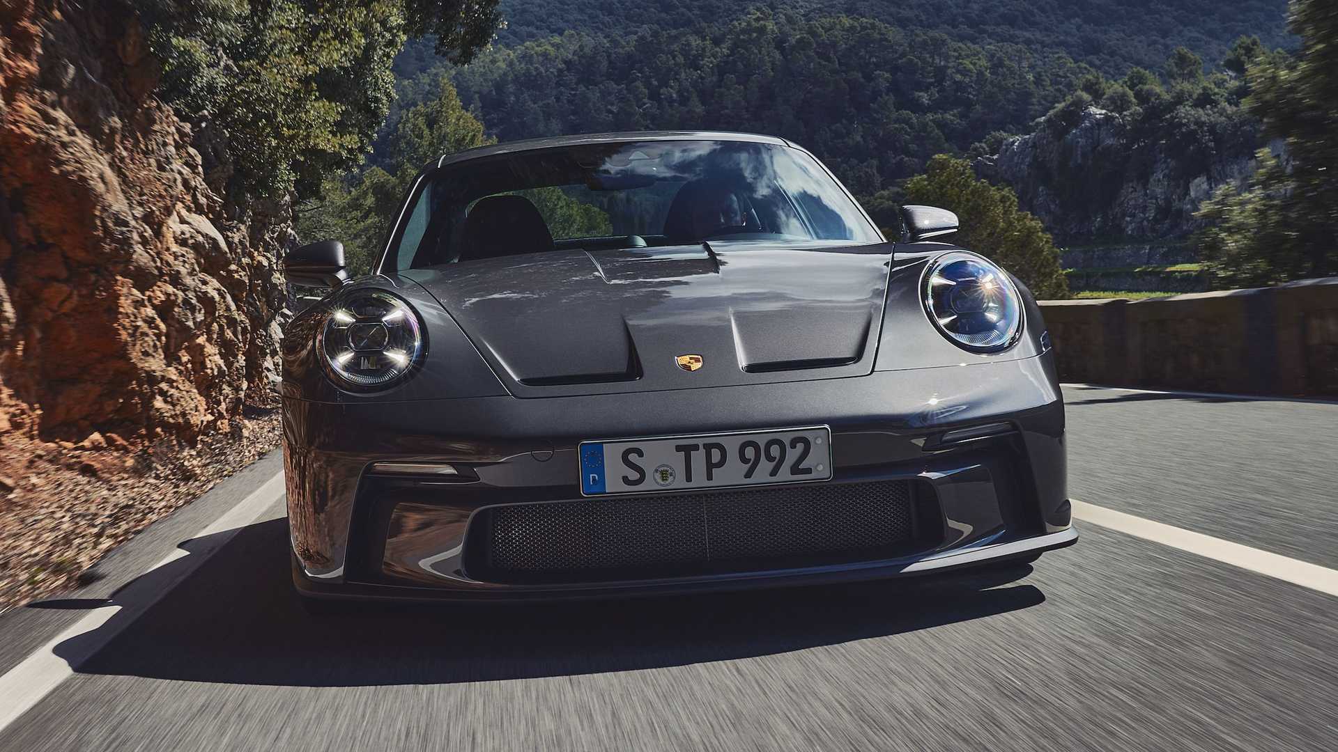 2022-porsche-911-gt3-touring-exterior.jpeg