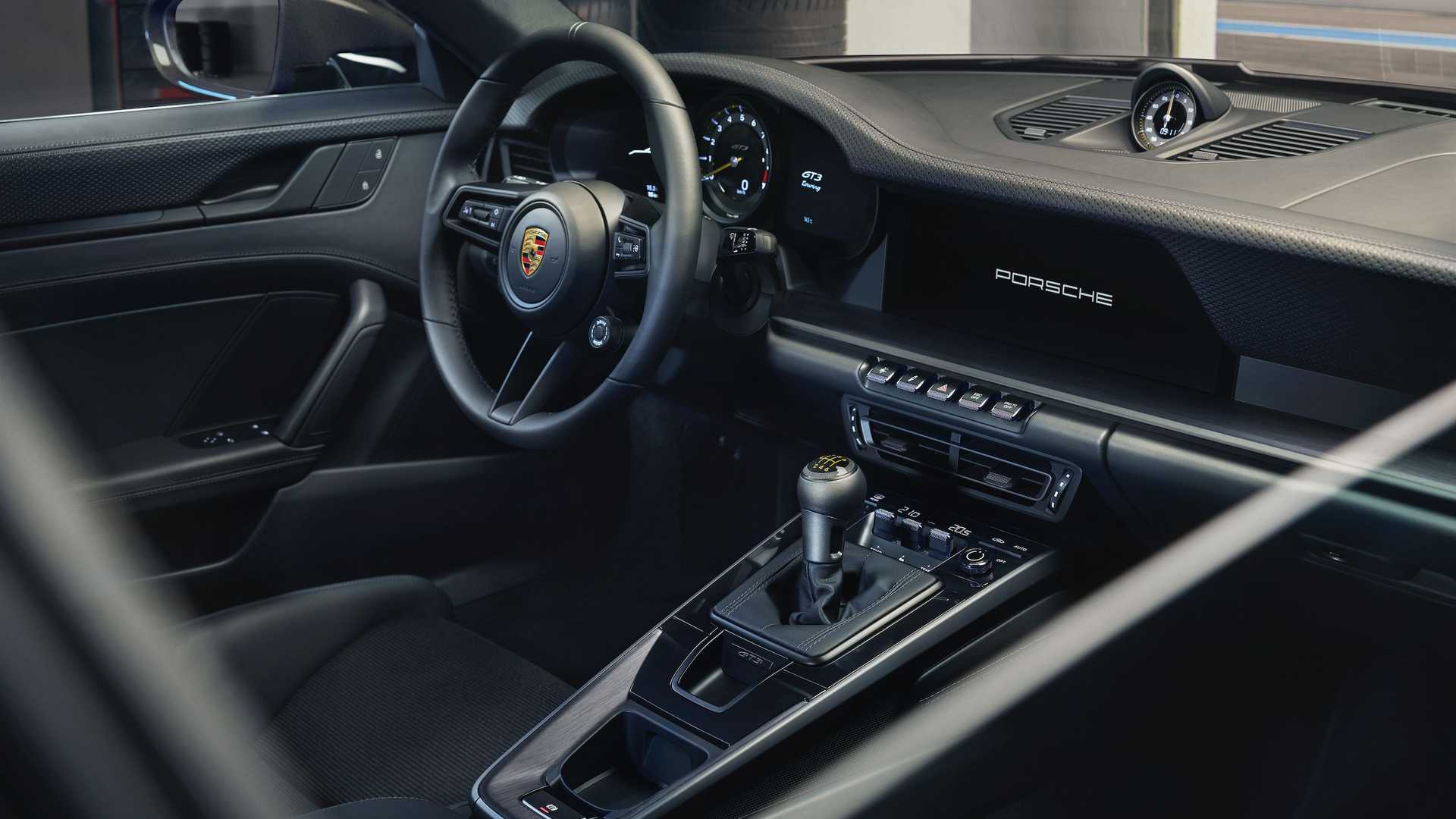 2022-porsche-911-gt3-touring-interior6.jpeg