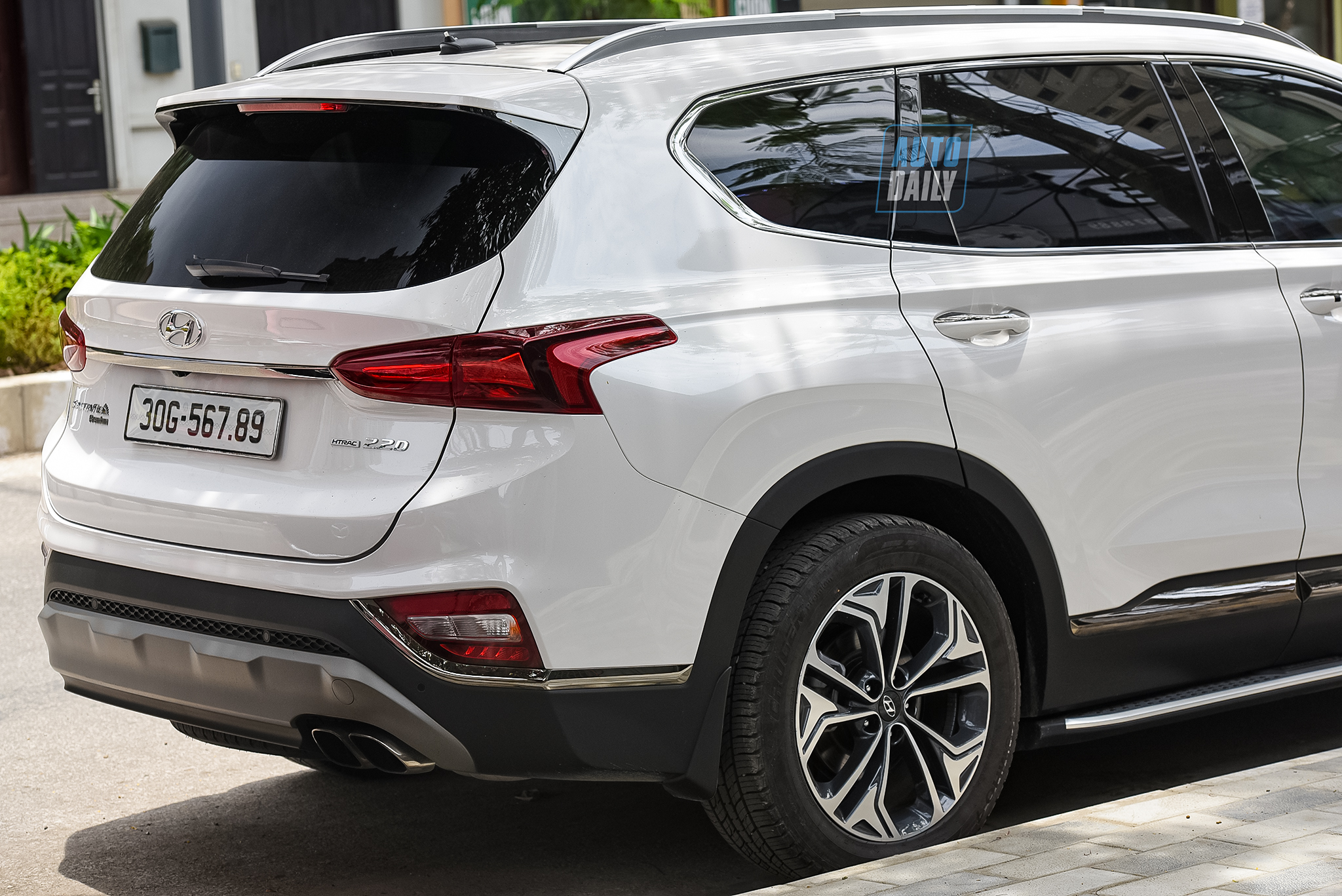 Hyundai Santa Fe đầu tiên mang biển sảnh tiến đều tới 9 adt-2514-copy.jpg