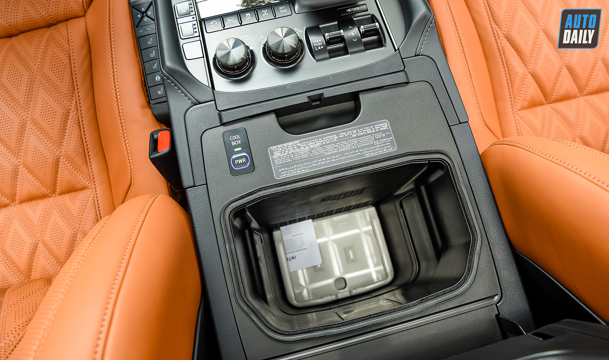 Chuyên cơ mặt đất Lexus LX570 Super Sport 2021 độ MBS 4 chỗ về Việt Nam 3.jpg