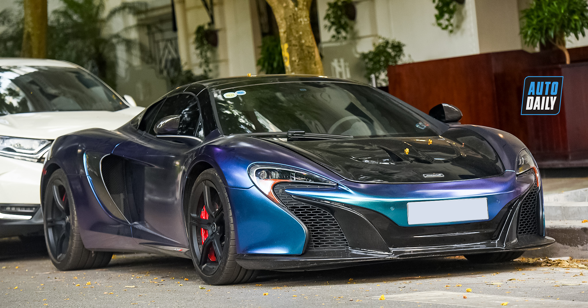 Autodaily Street Shots (P6): Những chiếc SUV KHỦNG giá chục tỷ adt-1816-copy.jpg