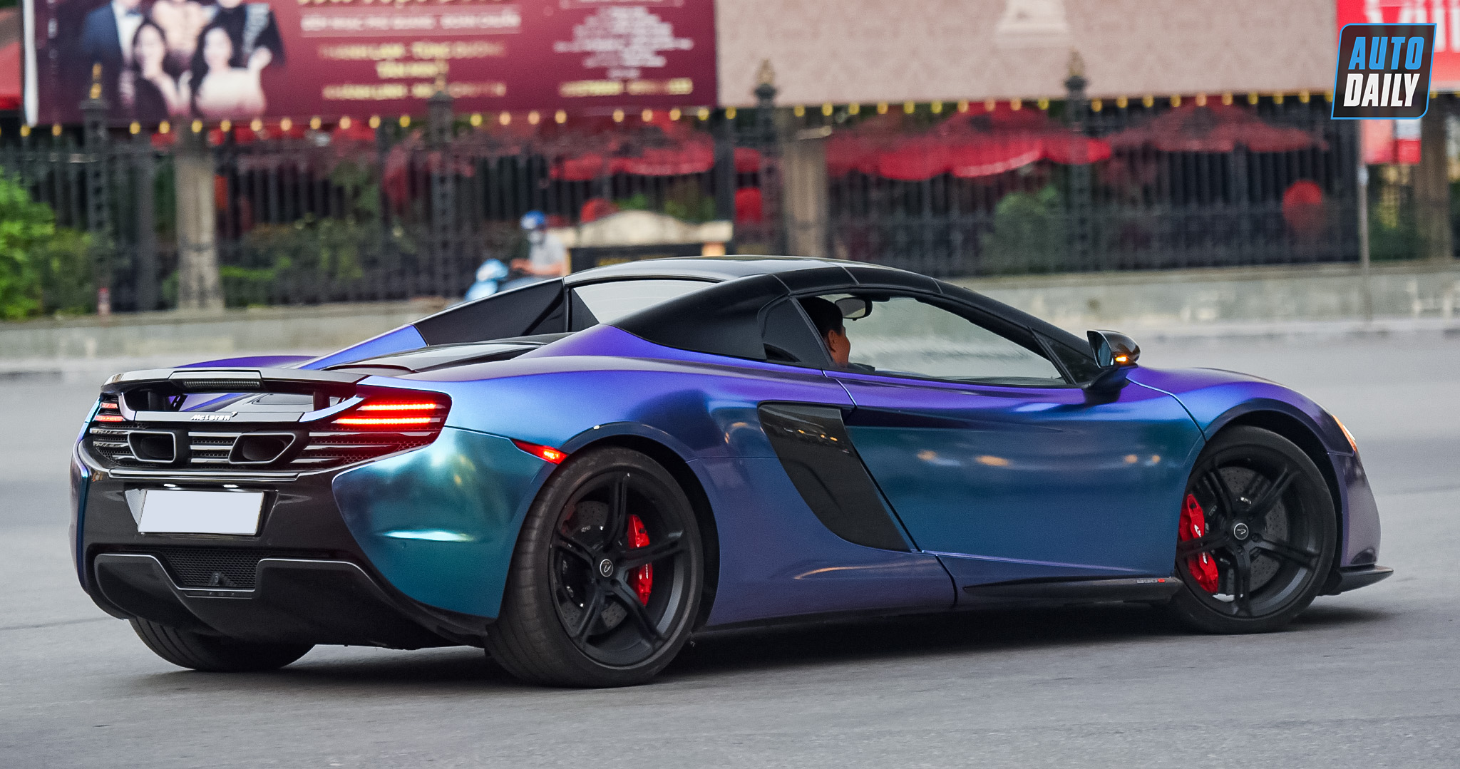 Autodaily Street Shots (P6): Những chiếc SUV KHỦNG giá chục tỷ adt-1866-copy.jpg