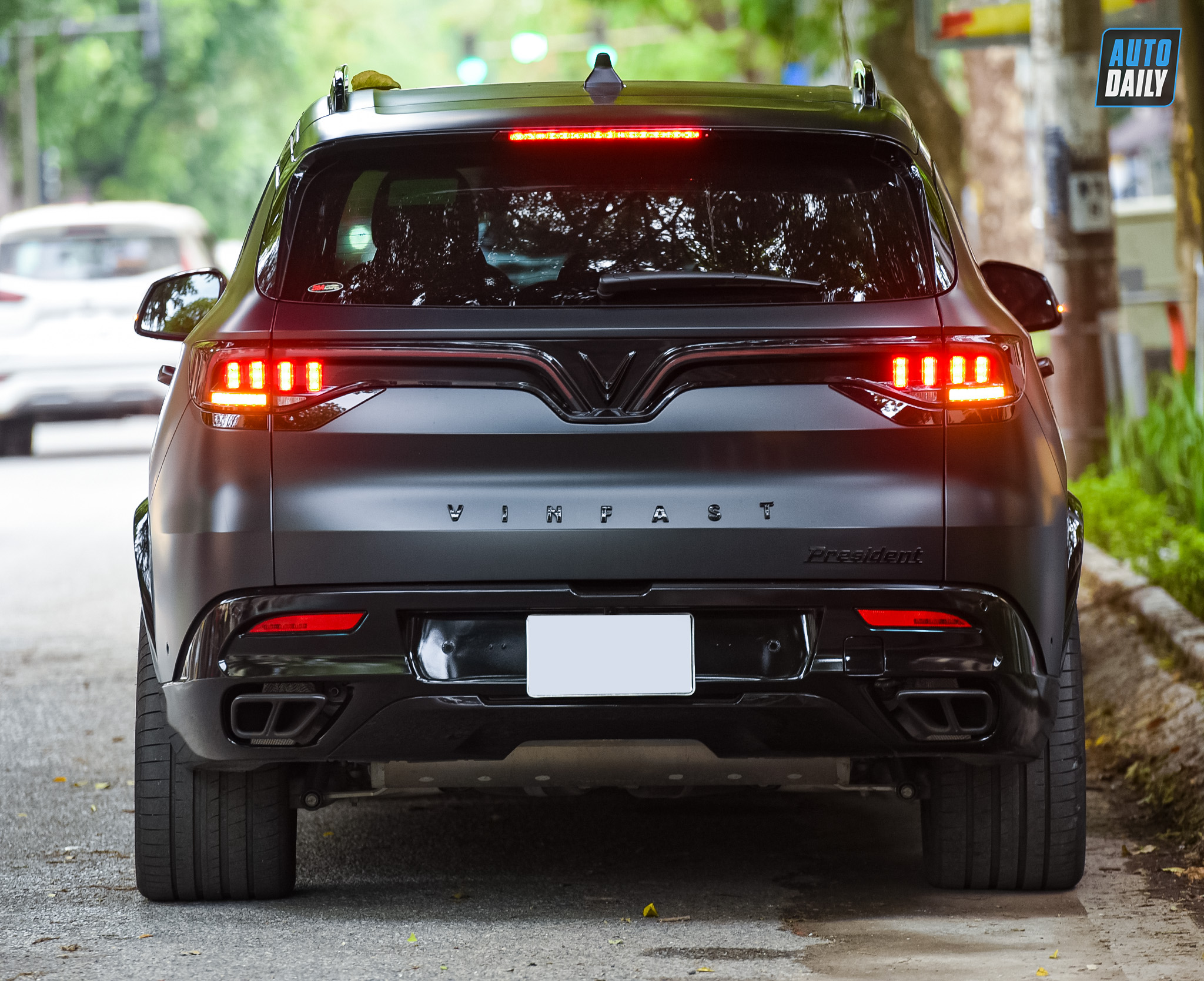 Autodaily Street Shots (P6): Những chiếc SUV KHỦNG giá chục tỷ adt-2644-copy.jpg