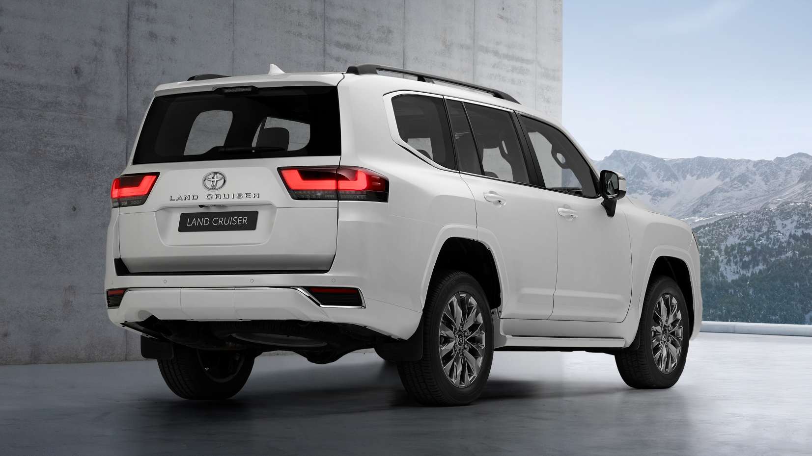 Toyota Land Cruiser 2022 đã có mặt tại Việt Nam, ngày ra mắt không còn xa 2022-toyota-land-cruiser-revealed-2.jpeg