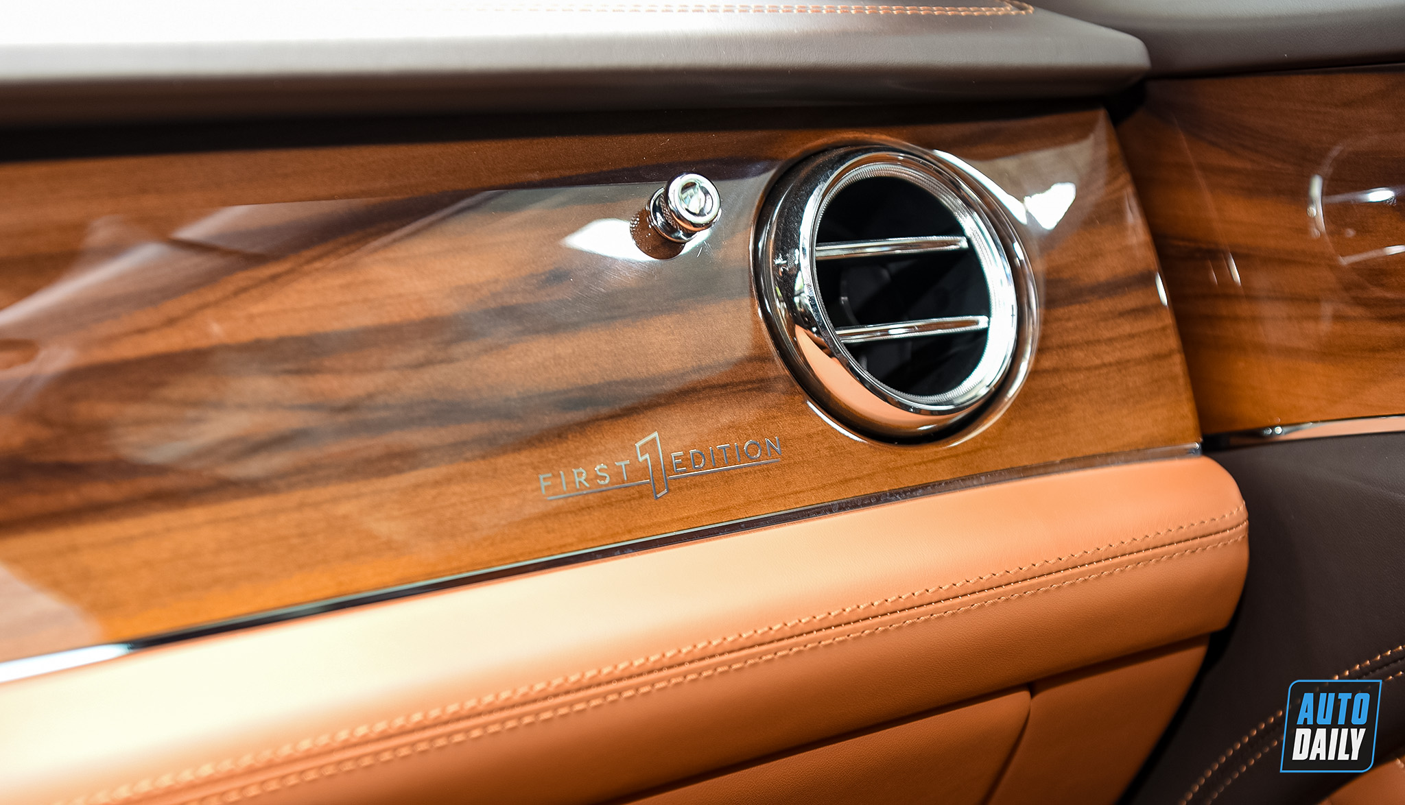 Bentley Bentayga V8 First Edition 2021 trang trí Veneer Koa giá hơn 18 tỷ bentley-bentayga-autodaily2.jpg
