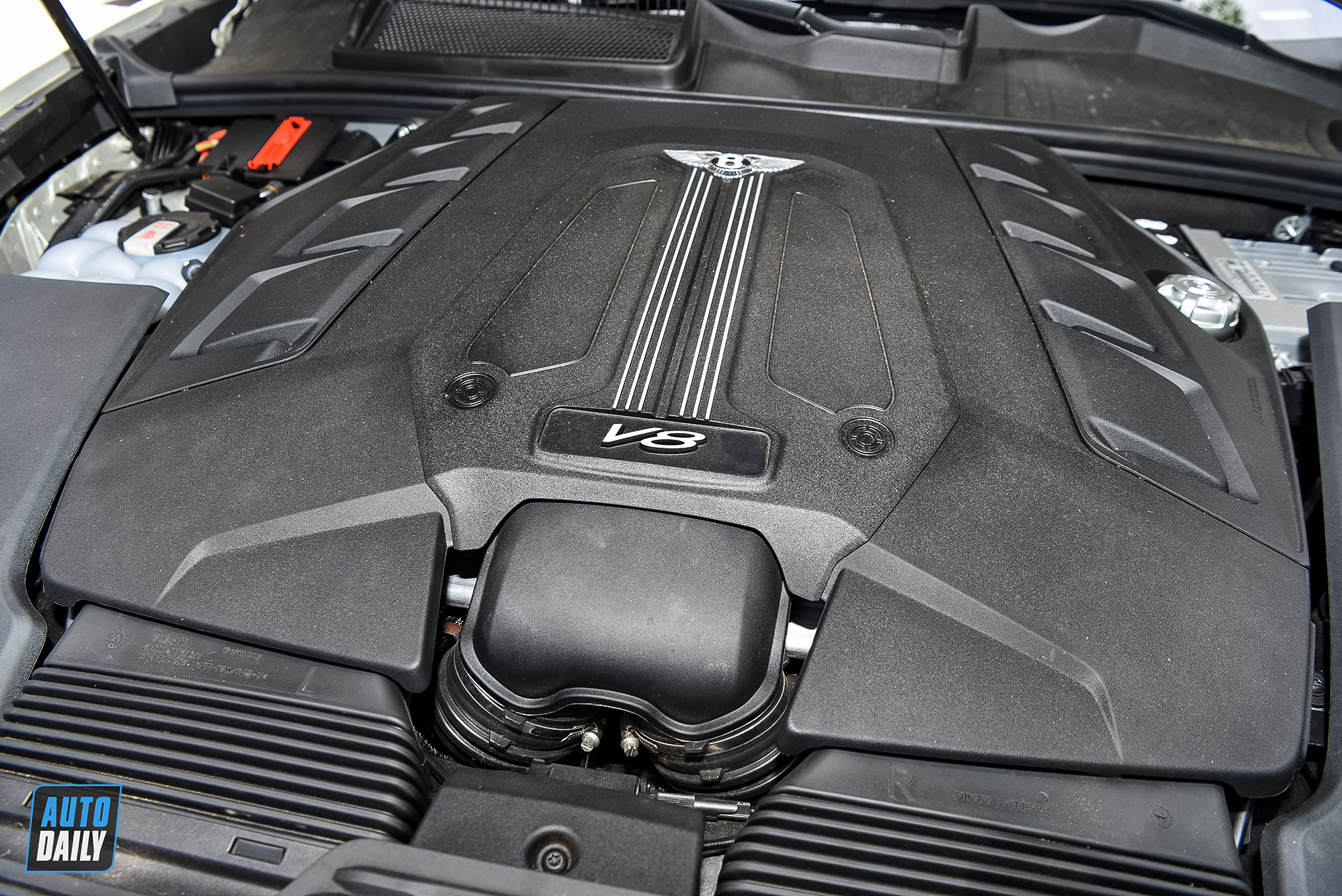 Bentley Bentayga V8 First Edition 2021 trang trí Veneer Koa giá hơn 18 tỷ bentley-bentayga-autodaily7.jpg