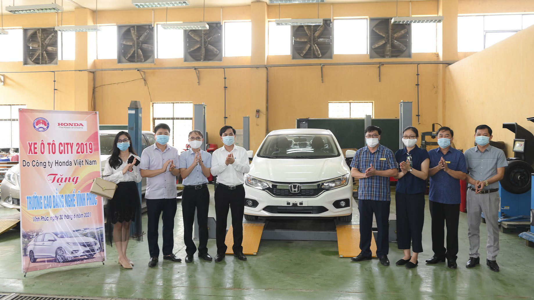 Honda Việt Nam tặng xe và thiết bị kỹ thuật cho trường nghề tại Vĩnh Phúc và Hà Nam