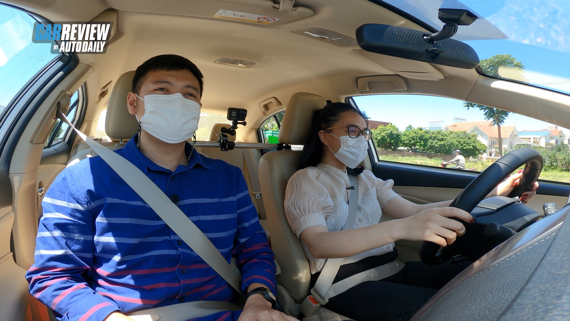 Nữ khách hàng đánh giá Toyota Vios 2021 sau buổi trải nghiệm: Rất đáng để lên đời! nguoi-dung-vios-autodaily-02.jpg