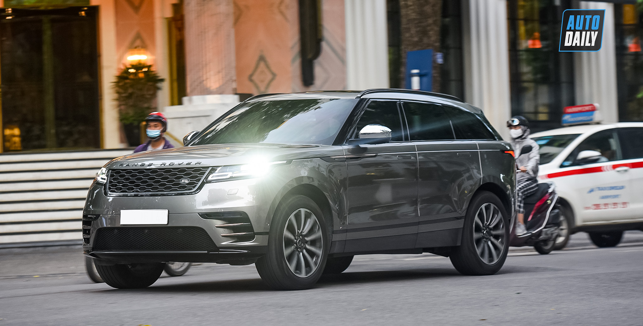 Autodaily Street Shots (P7): Phố phường nhộn nhịn siêu xe, xe sang trở lại xe-dep-15.jpg