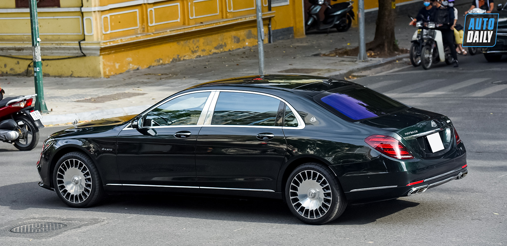 Autodaily Street Shots (P7): Phố phường nhộn nhịn siêu xe, xe sang trở lại xe-dep-8.jpg