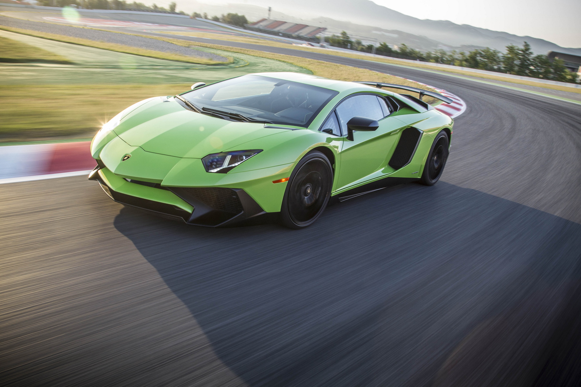 Lamborghini nhá hàng siêu phẩm mới, nhiều khả năng là Aventador phiên bản cuối cùng 2021-lamborghini-aventador-svj.jpg
