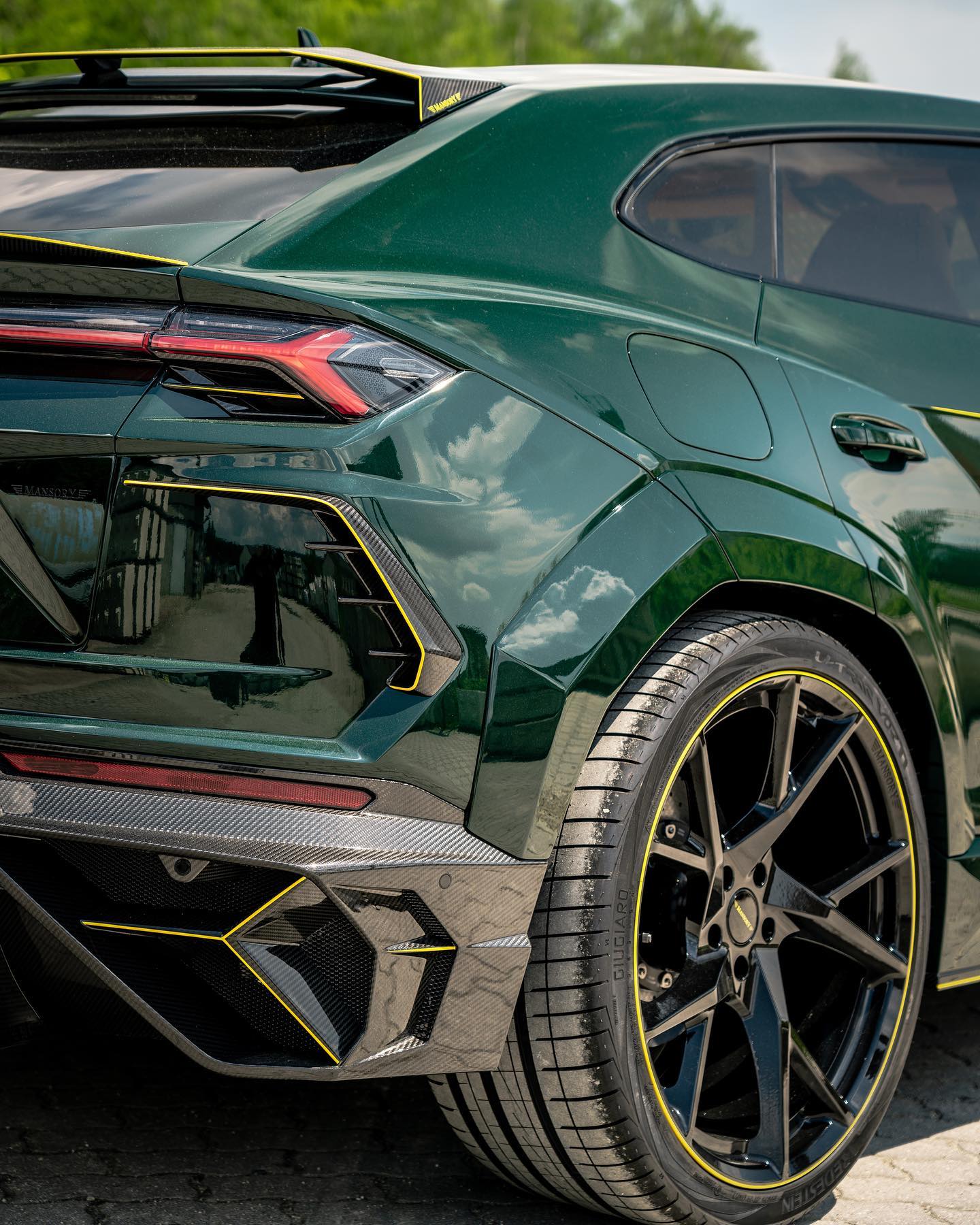 Lamborghini Urus 'Venatus' – Bản độ đầy màu sắc đến từ Mansory