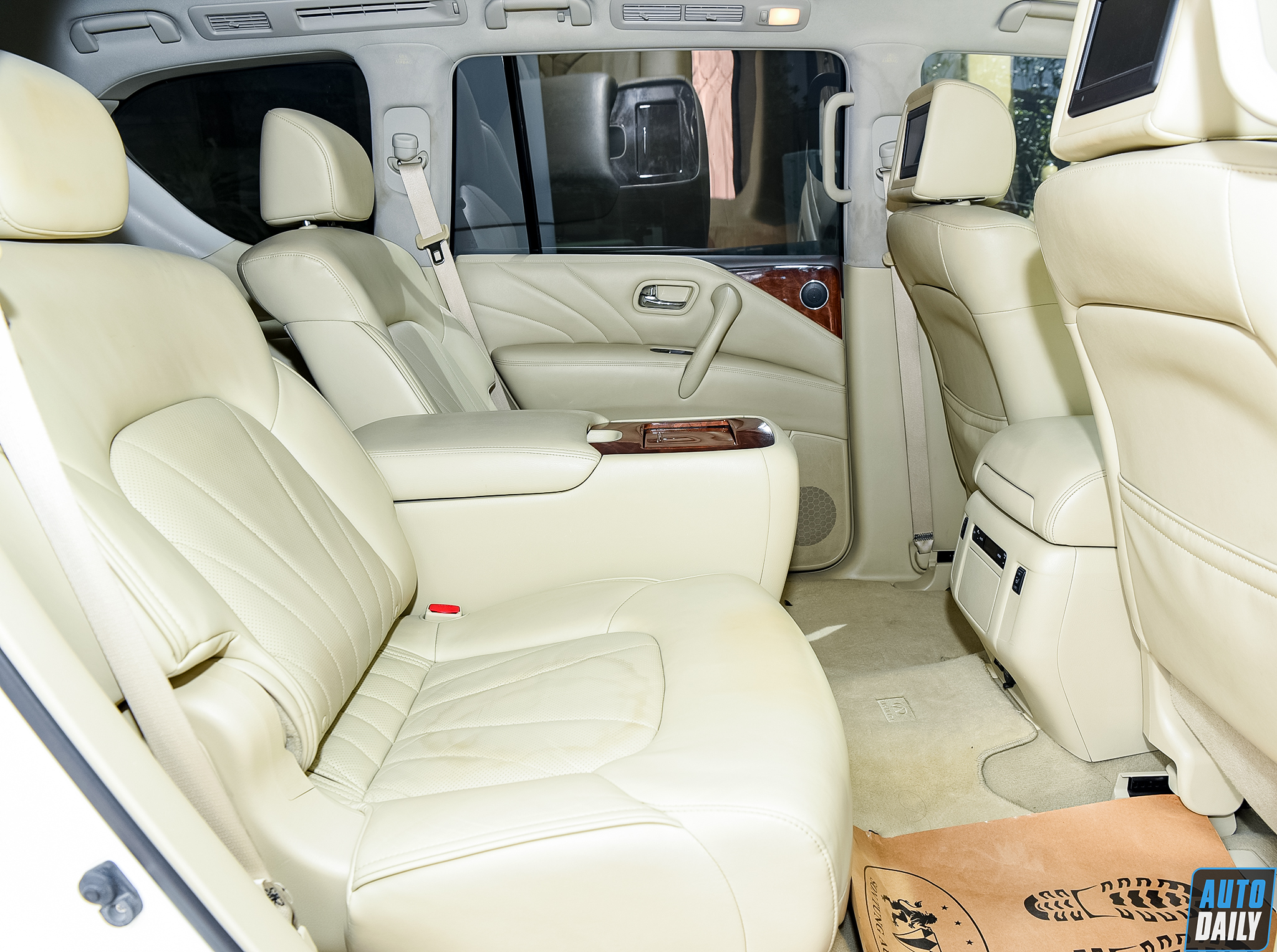Infiniti QX80 2015 chạy gần 80.000 km bán lại giá hơn 3 tỷ qx80-2021-1.jpg