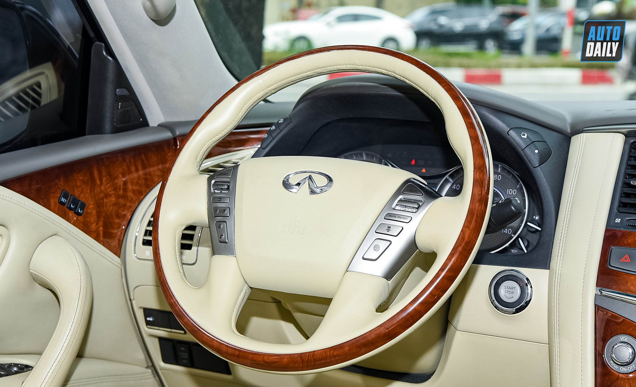 Infiniti QX80 2015 chạy gần 80.000 km bán lại giá hơn 3 tỷ qx80-2021-13.jpg