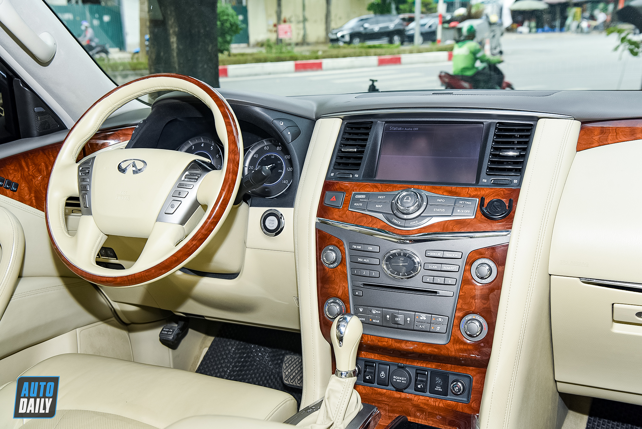 Infiniti QX80 2015 chạy gần 80.000 km bán lại giá hơn 3 tỷ qx80-2021-14.jpg