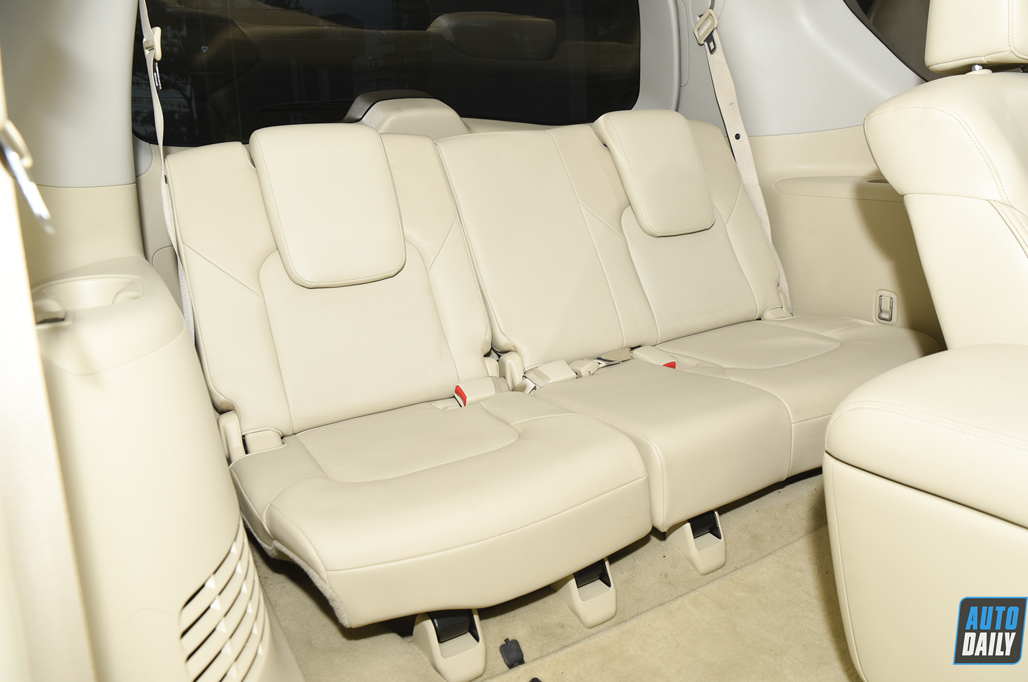 Infiniti QX80 2015 chạy gần 80.000 km bán lại giá hơn 3 tỷ qx80-2021-5.jpg