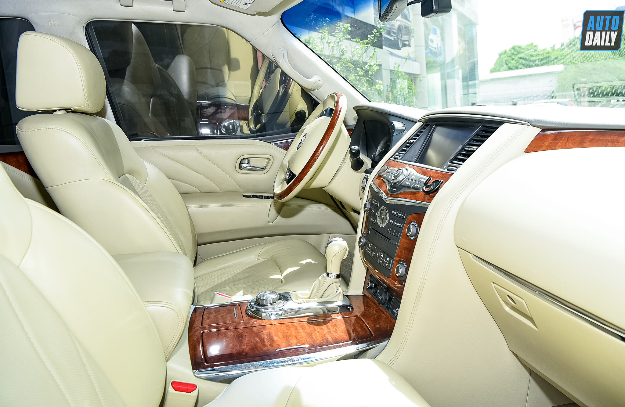 Infiniti QX80 2015 chạy gần 80.000 km bán lại giá hơn 3 tỷ qx80-2021-6.jpg
