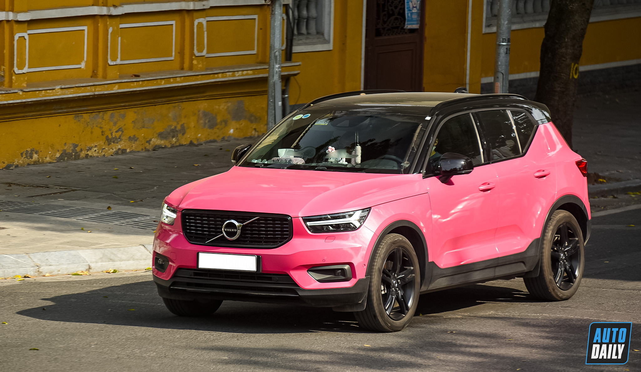 Autodaily Street Shots (P8): Rolls-Royce Cullinan màu độc quay lại Hà Nội xem-dep-cuoi-tuan-autodaily-16.jpg