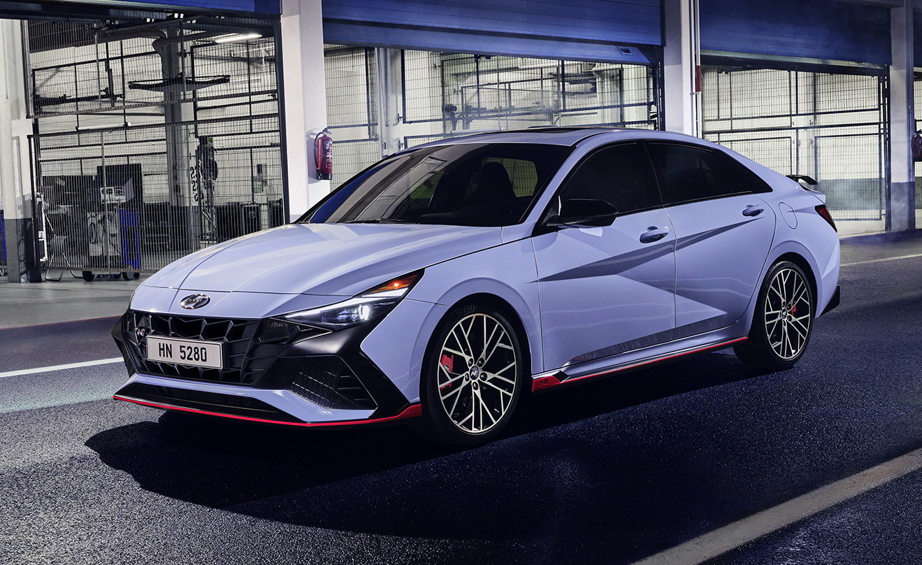 Hyundai Elantra N 2022 ra mắt: Mạnh 276 hp, tăng tốc từ 0-100 km/h trong 5,3 giây