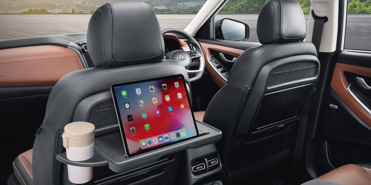 Hyundai Alcazar 2021 gây sốt tại Ấn Độ với lượng đơn đặt hàng “khủng” hyundai-alcazar-official-image-interior-rear-seat-5e12.jpg