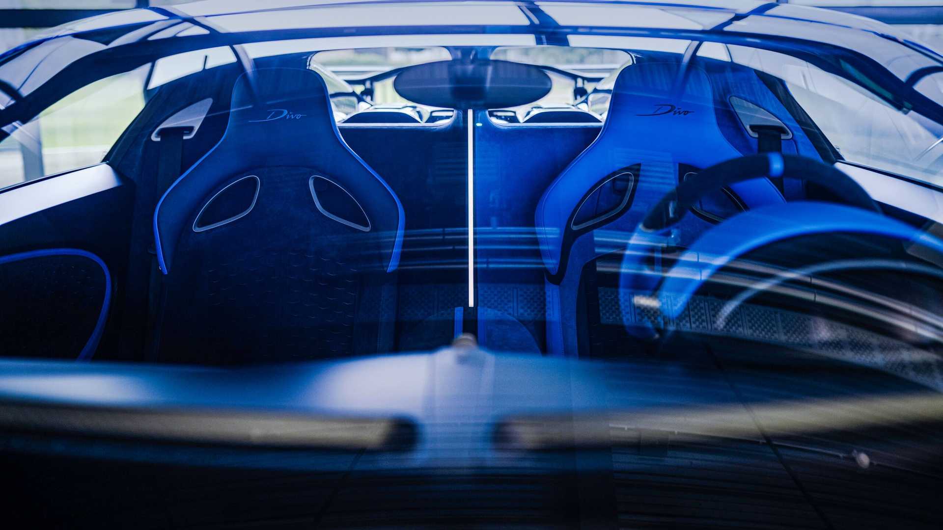 bugatti-divo-interior-view4.jpeg