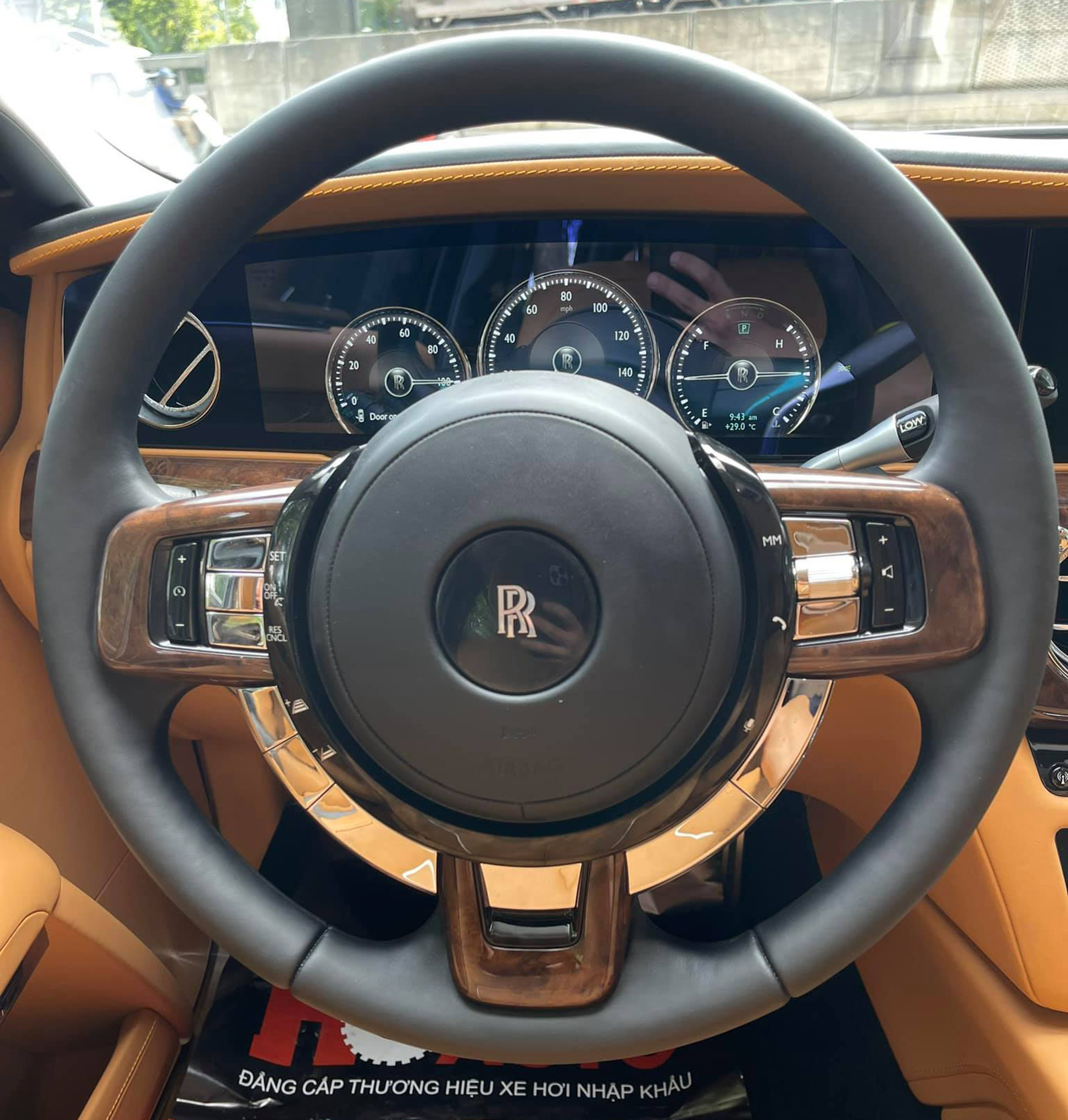 Sedan siêu sang Rolls-Royce Ghost EWB 2021  đầu tiên về Việt Nam 220313417-3060503567565138-4507099374892384230-n.jpeg