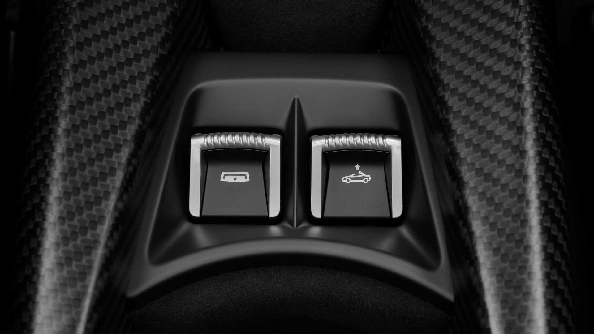 2021-mclaren-765lt-spider-buttons3.jpeg