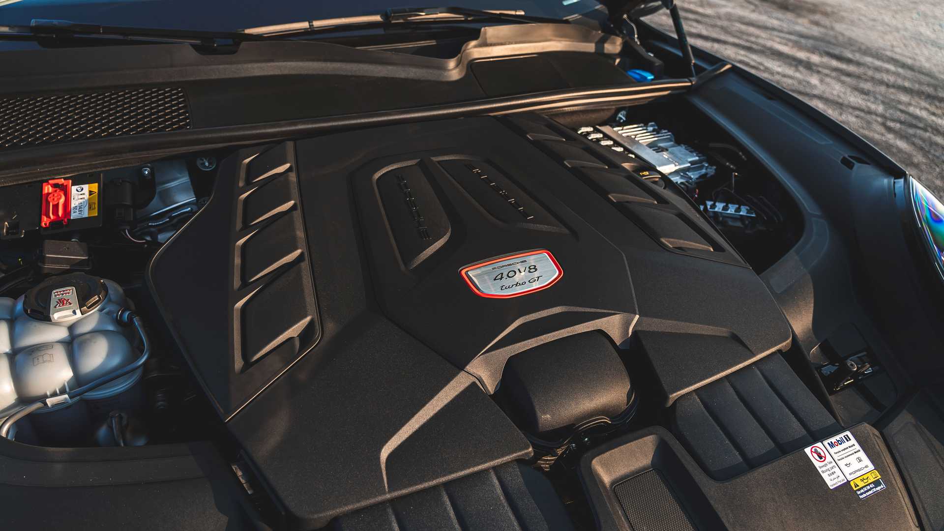 2022-porsche-cayenne-turbo-gt-engine.jpeg