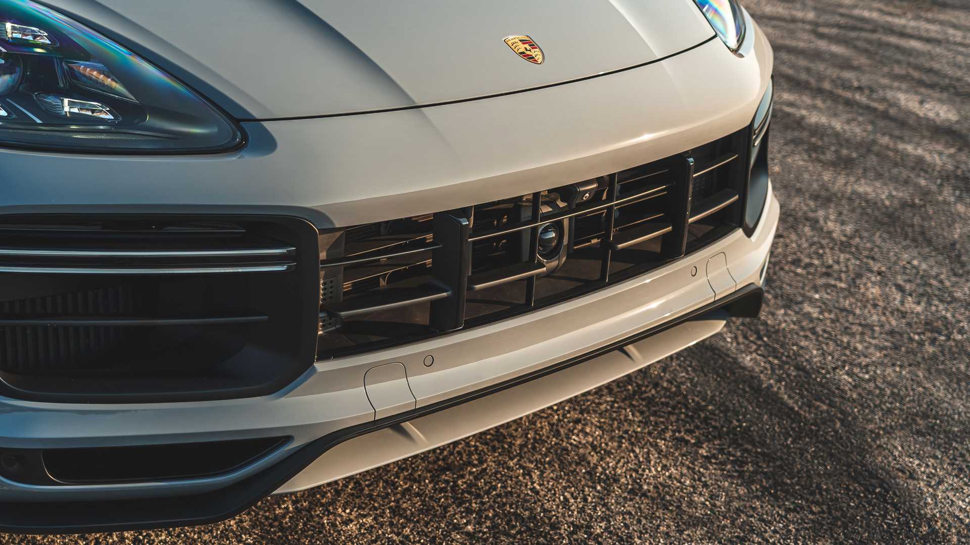 2022-porsche-cayenne-turbo-gt-exterior-front-end11.jpeg