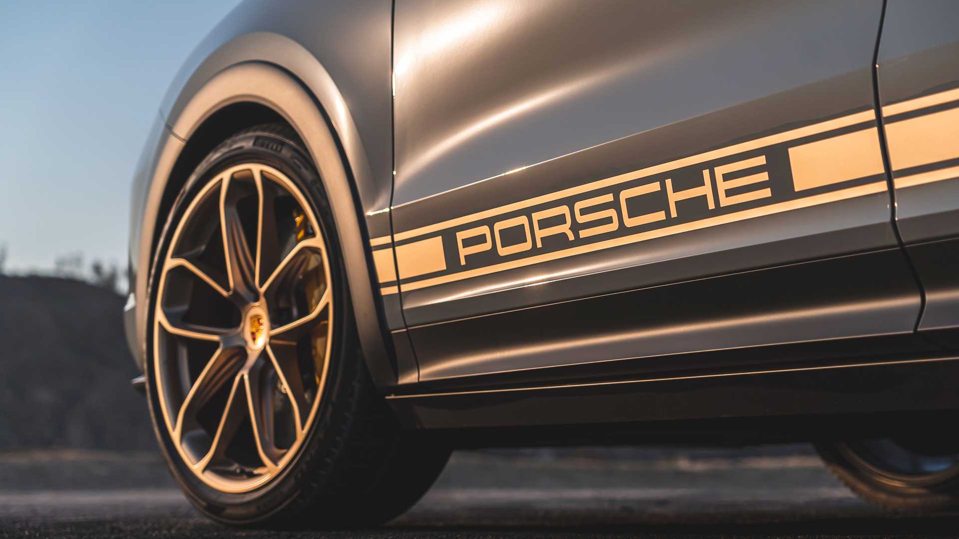 2022-porsche-cayenne-turbo-gt-exterior-side-details11.jpeg