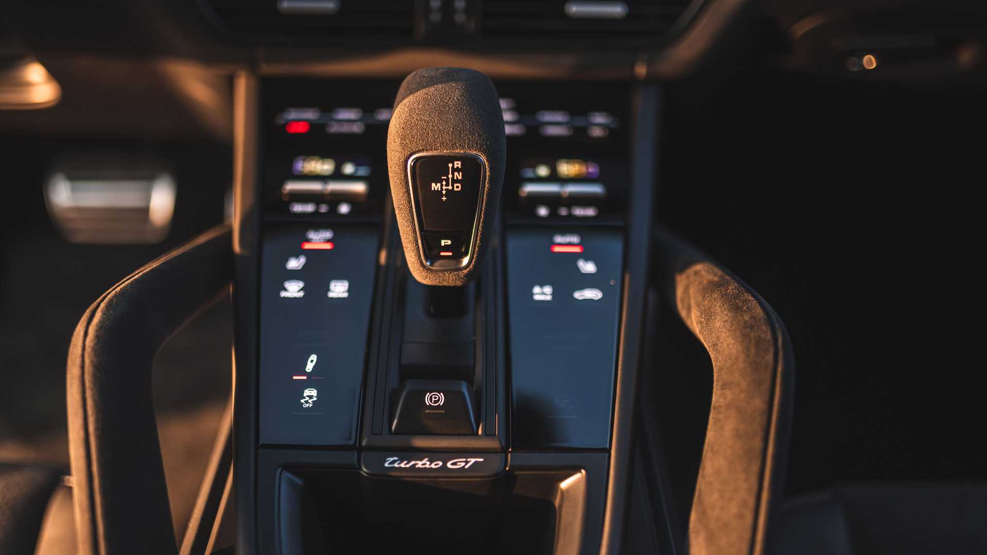 2022-porsche-cayenne-turbo-gt-interior-shifter.jpeg