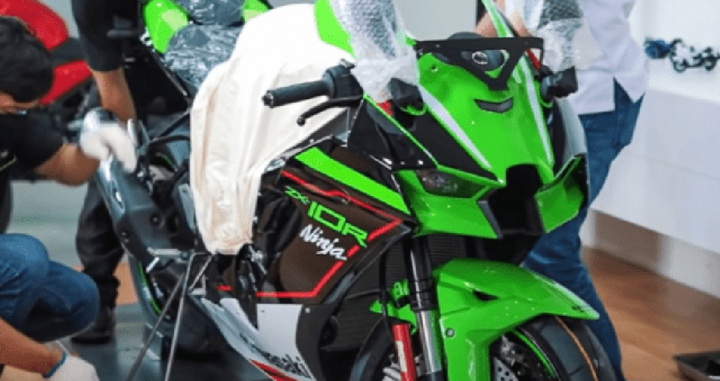 Kawasaki%20Ninja%20ZX-10R%202021%20(1).jpg