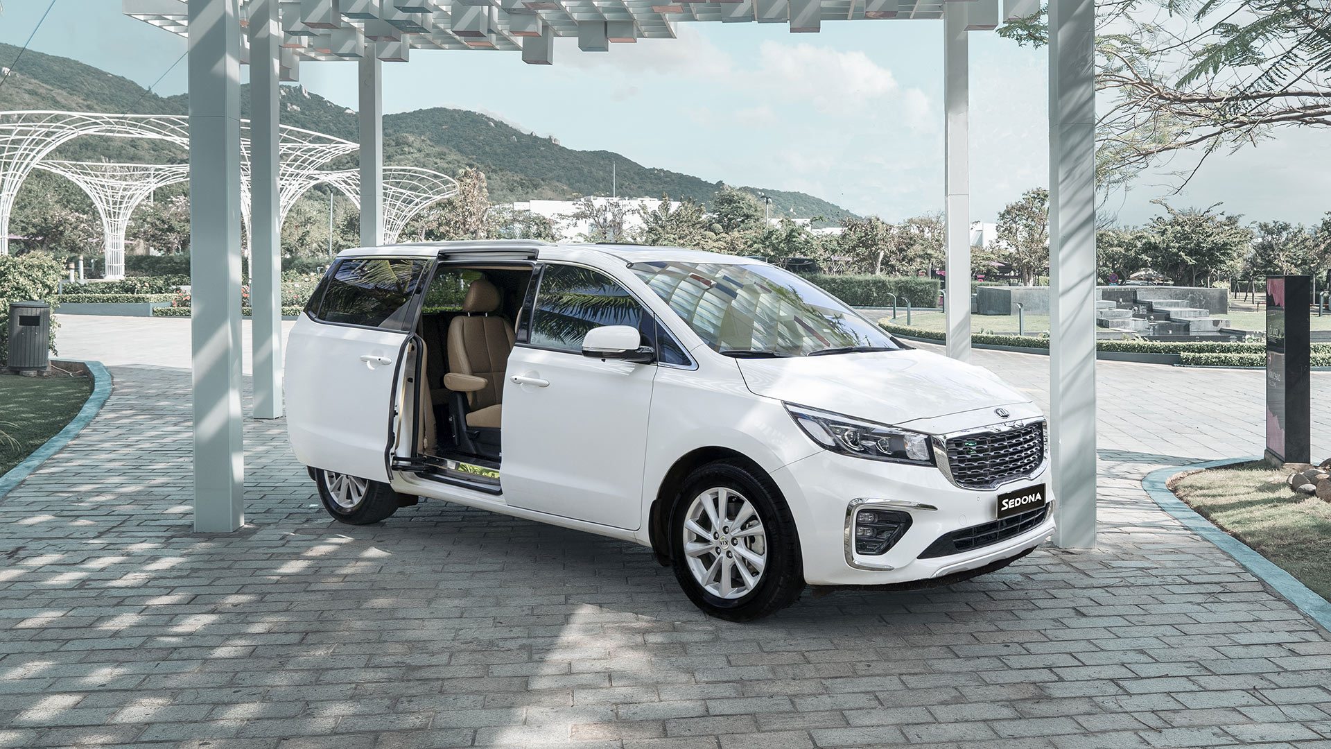 Kia Sedona: Vua doanh số phân khúc xe MPV đa dụng tại Việt Nam