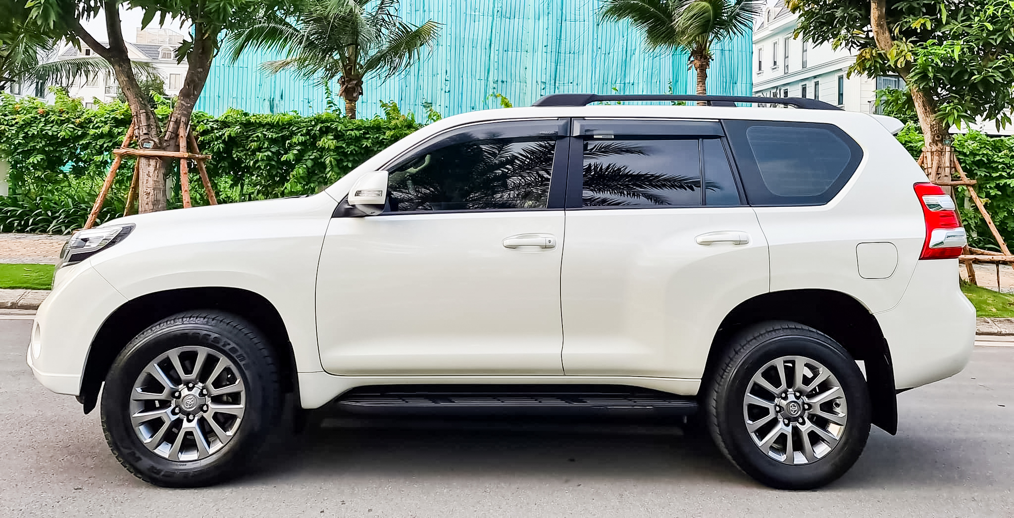 Không gian nội thất của Land Cruiser Prado