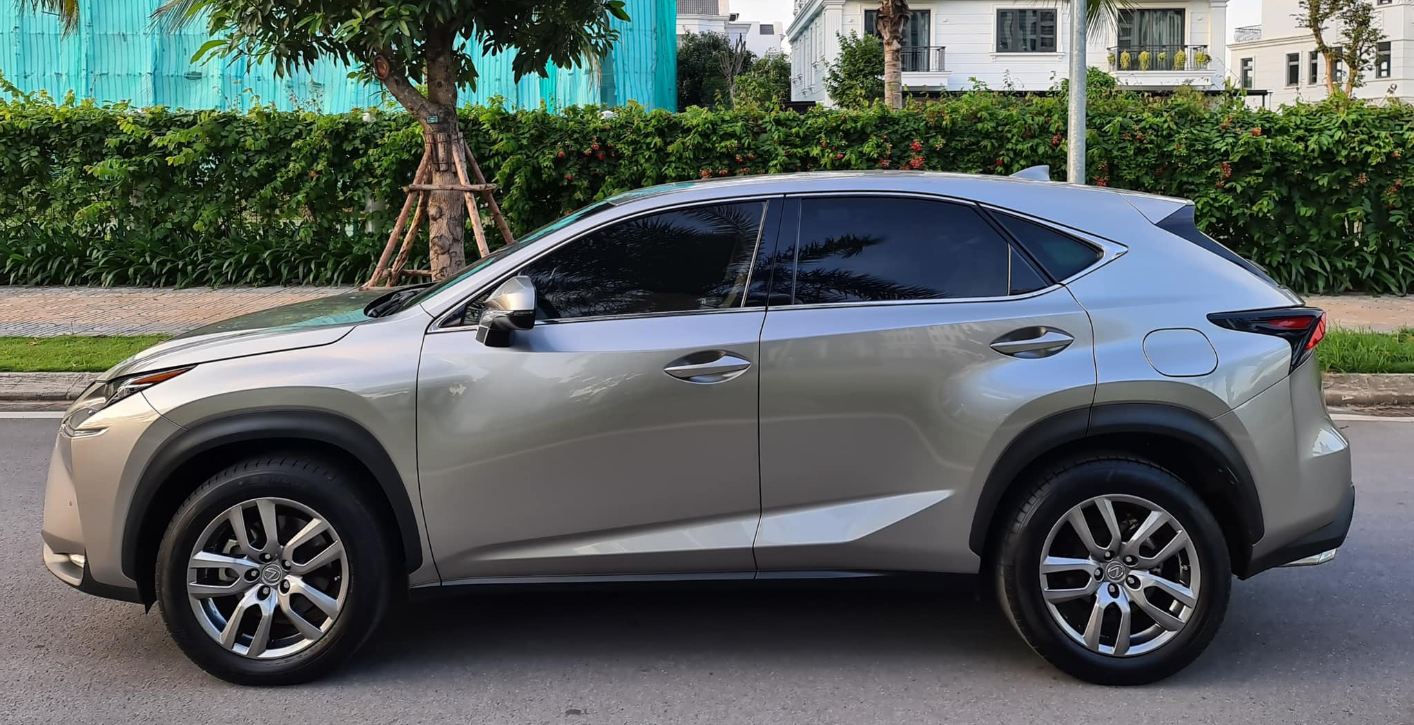 lexus-nx-200t-14.jpeg