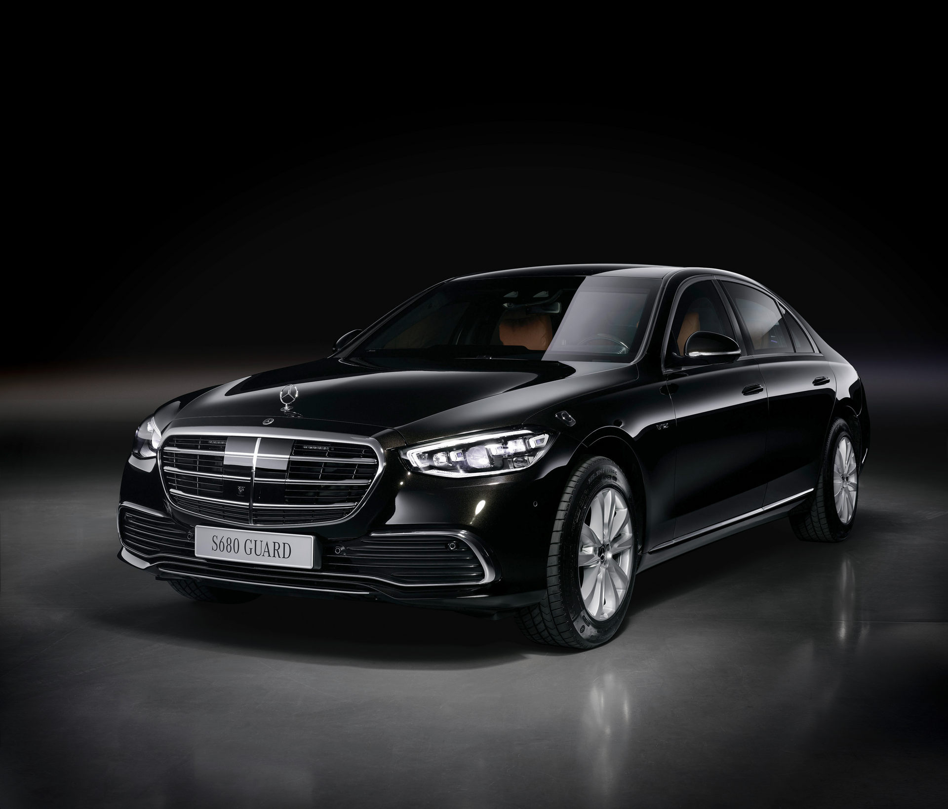 mercedes-s680-guard-2.jpg