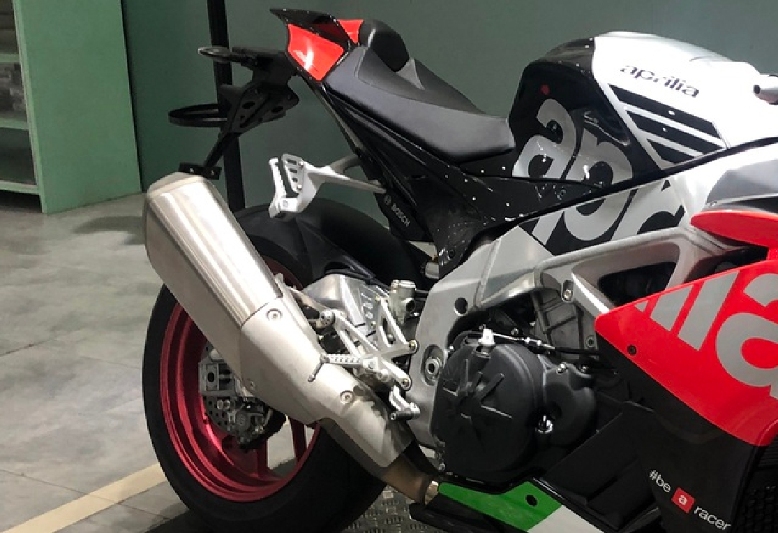 Aprilia%20RSV4%20RF%20(1).jpg