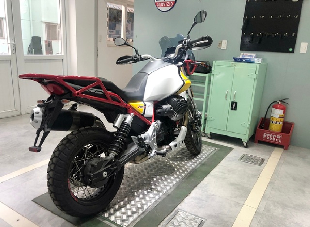 Moto%20Guzzi%20V85%20TT%20(1).jpg