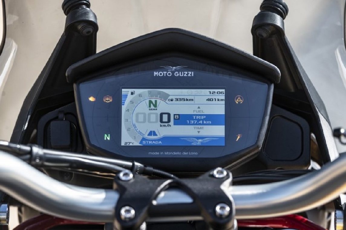 Moto%20Guzzi%20V85%20TT%20(3).jpg