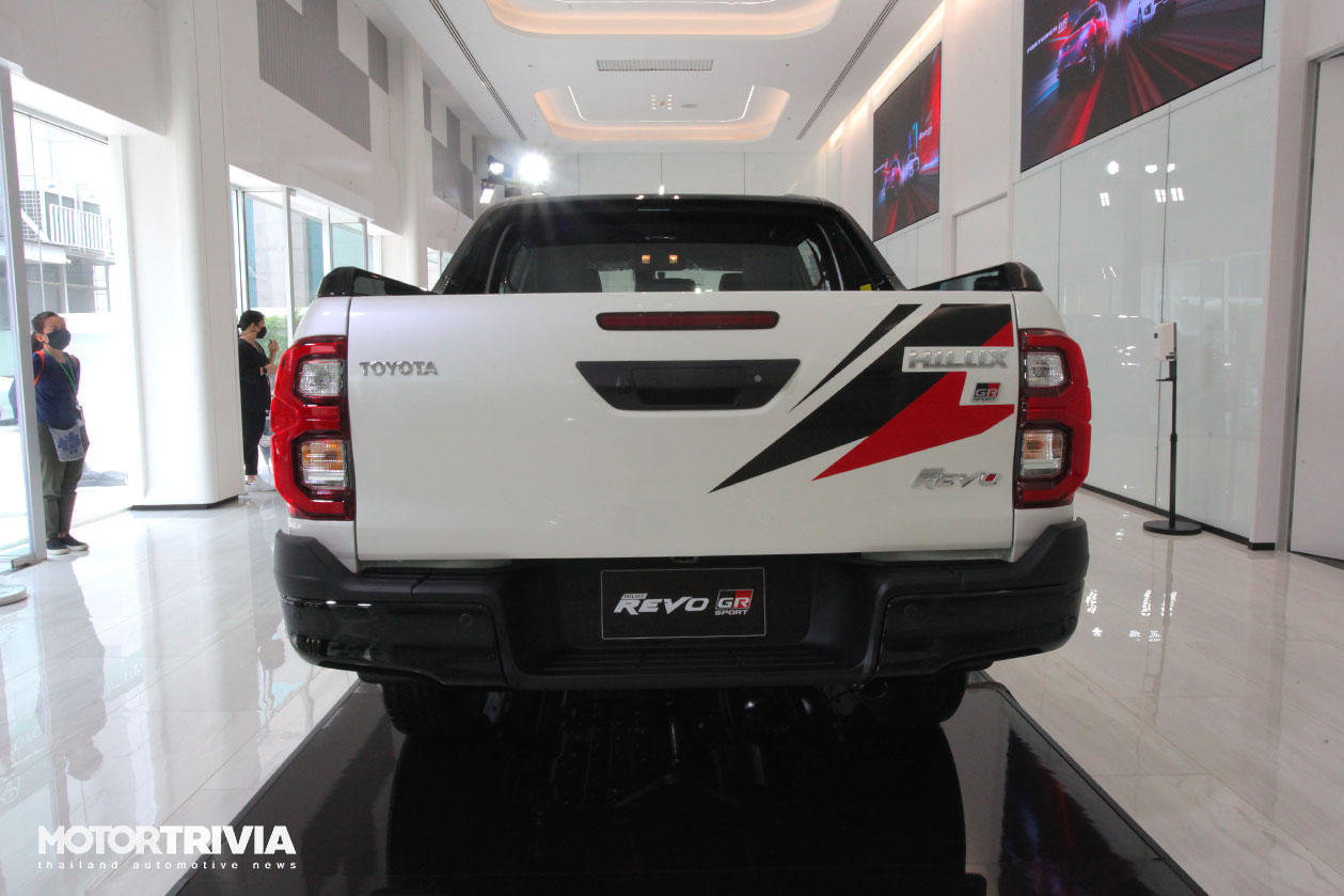 04-toyota-hilux-revo-gr-sport-2021.jpg