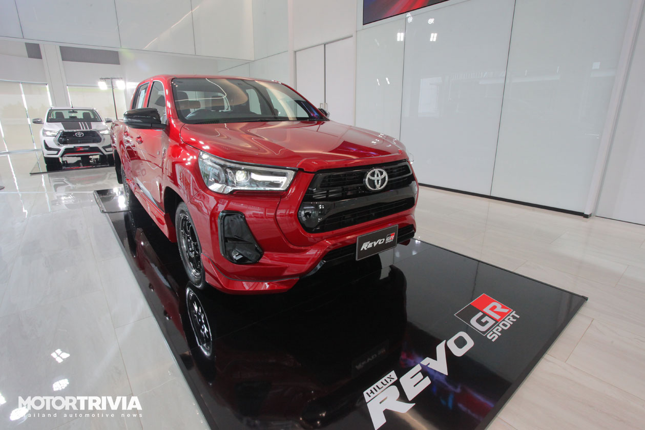 38-toyota-hilux-revo-gr-sport-2021.jpg