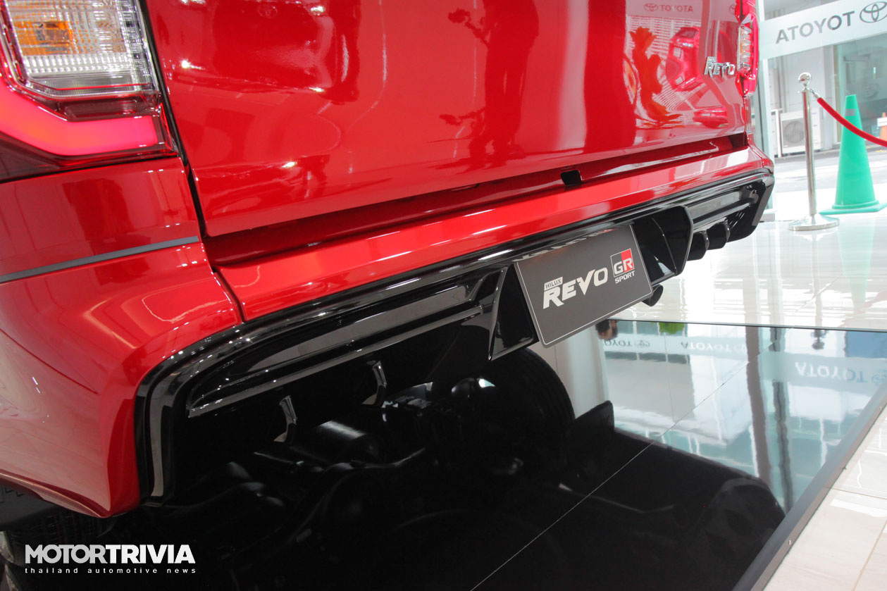 49-toyota-hilux-revo-gr-sport-2021.jpg