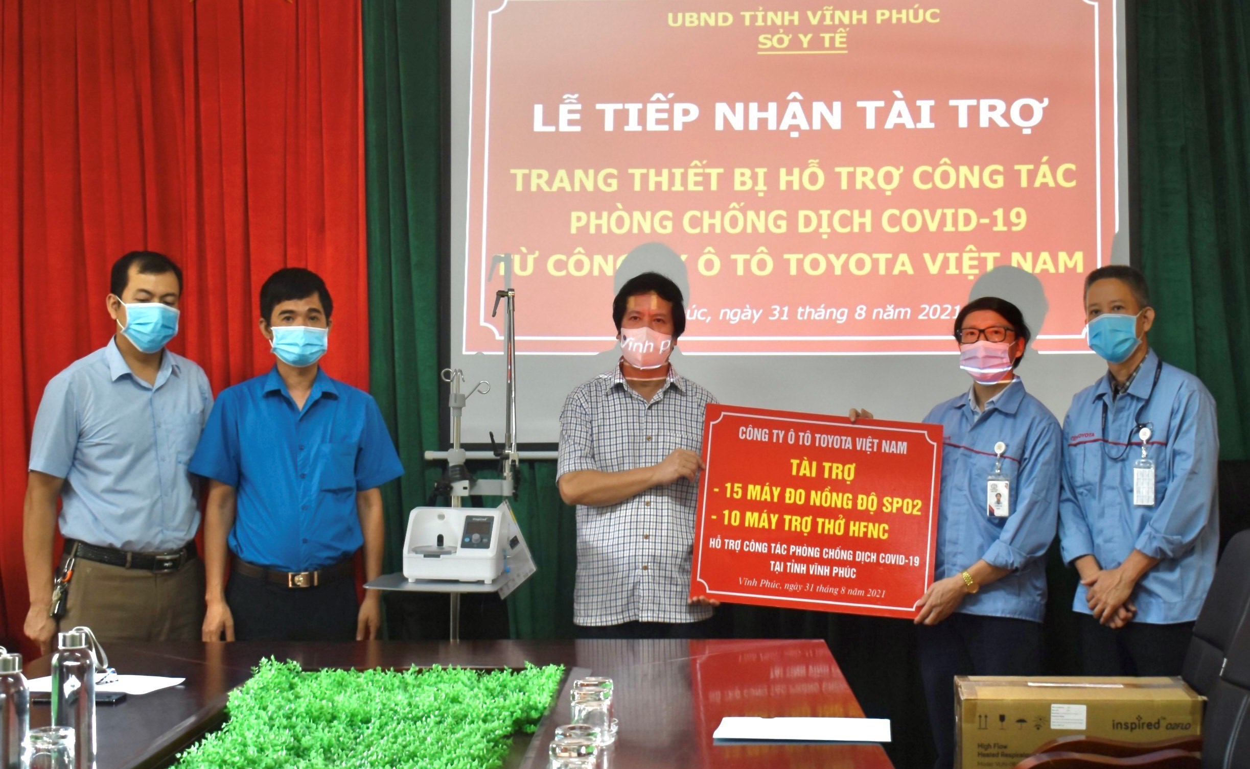 toyota-viet-nam-ho-tro-trang-thiet-bi-y-te-phong-chong-dich-covid-19-cho-so-y-te-tinh-vinh-phuc-1.jpg