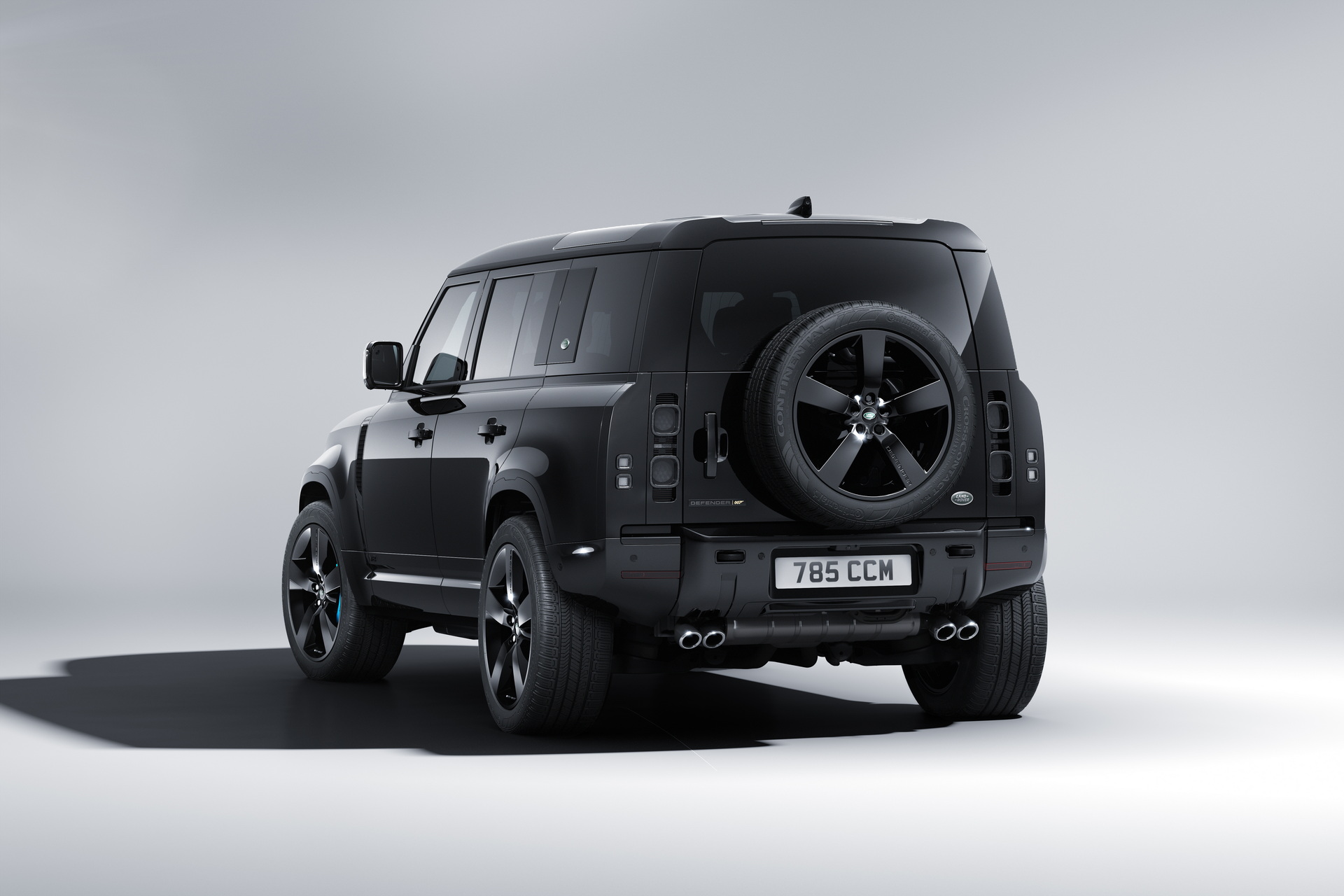 Land Rover Defender phiên bản Bond Edition ra mắt, giới hạn chỉ 300 chiếc 2021-land-rover-defender-v8-bond-edition-5.jpg