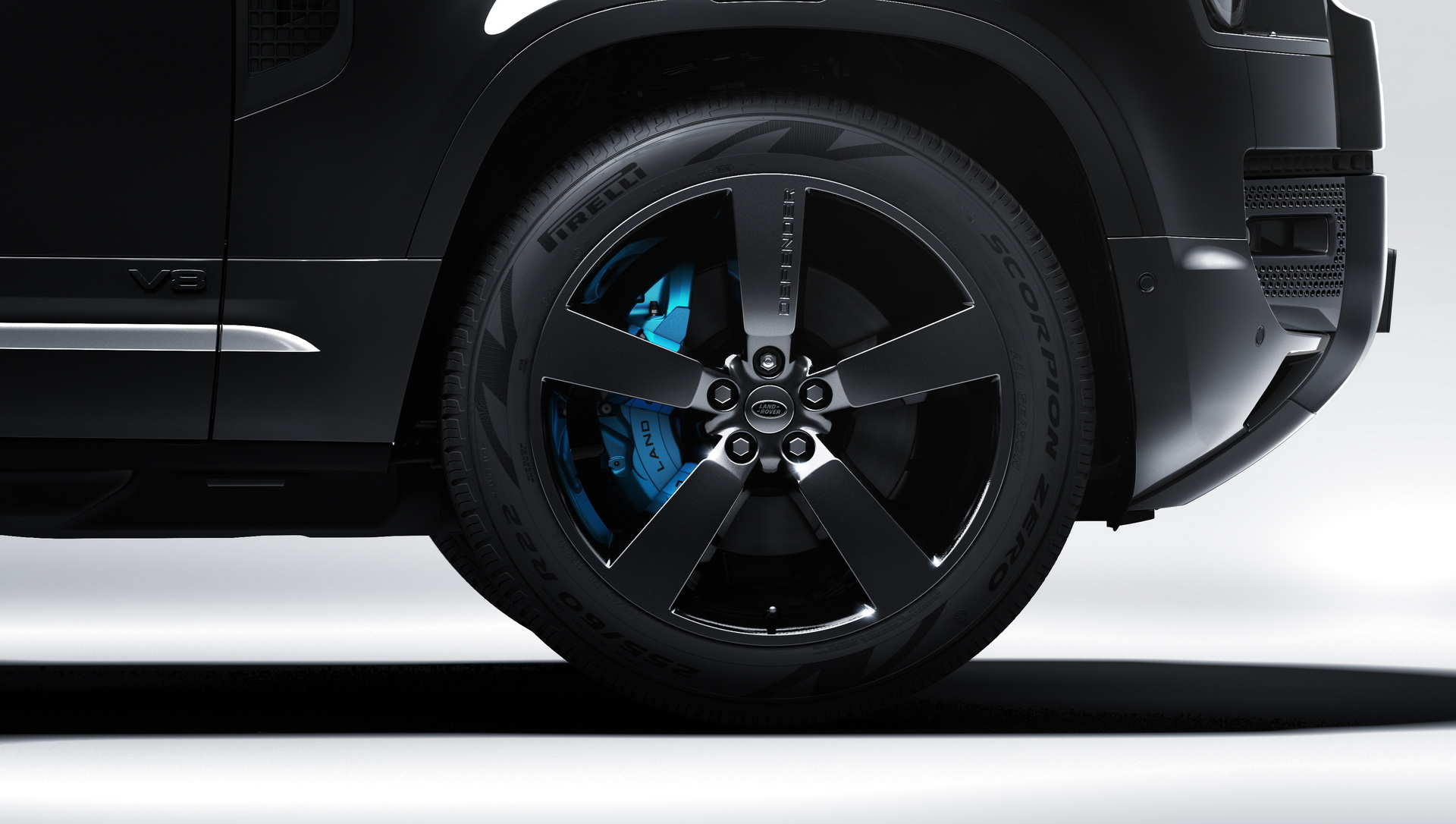 Land Rover Defender phiên bản Bond Edition ra mắt, giới hạn chỉ 300 chiếc 2021-land-rover-defender-v8-bond-edition-6.jpg