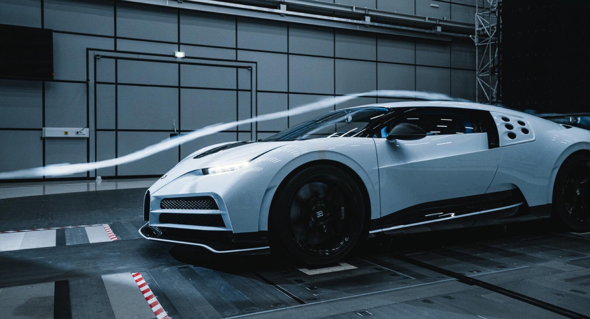 Siêu xe triệu đô Bugatti Centodieci hoàn thành thử nghiệm đường hầm gió 2022-bugatti-centodieci-wind-tunnel-11.jpg